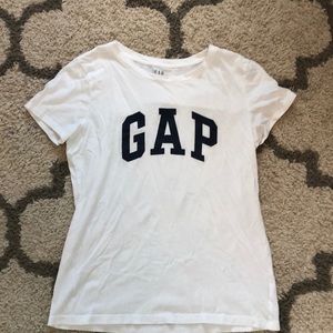 Gap t-shirt